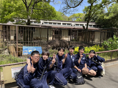 374E563D-ECDD-4D5A-9B5E-C4B83C8CC5CC